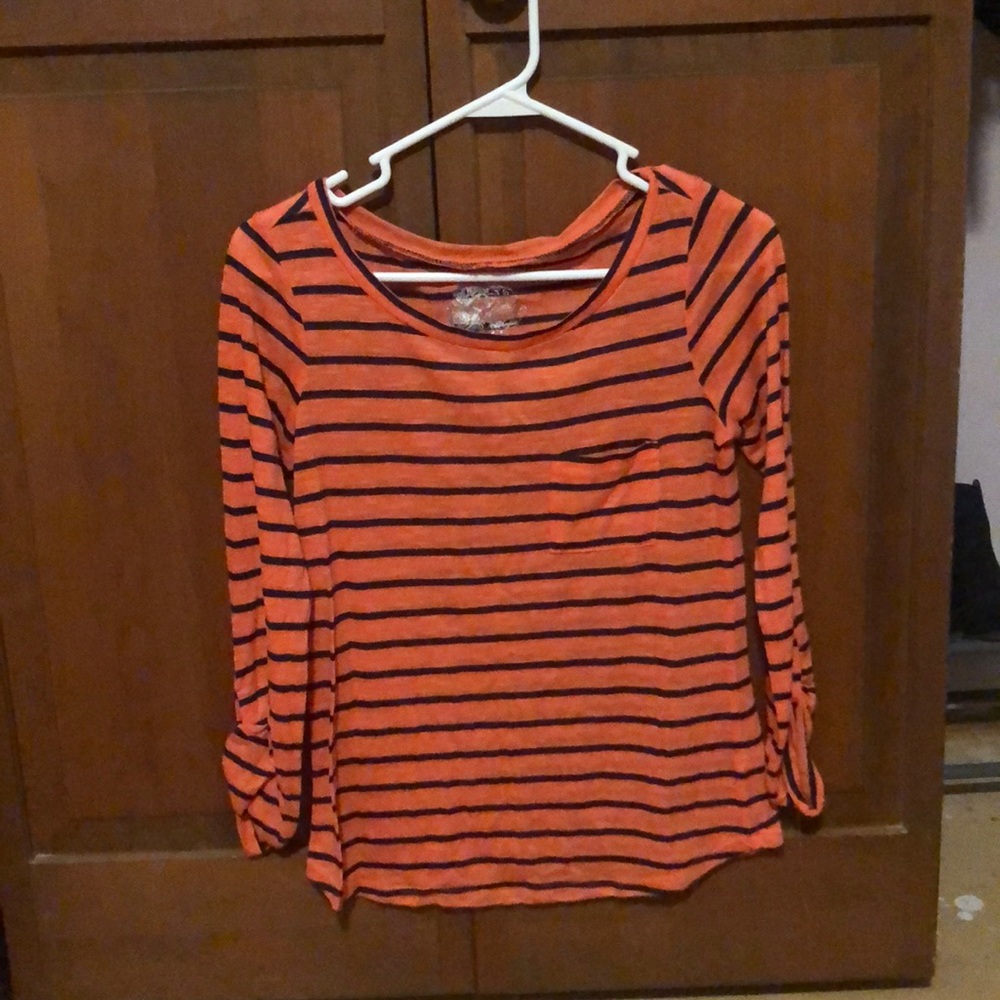 Three quarter sleeve shirt
